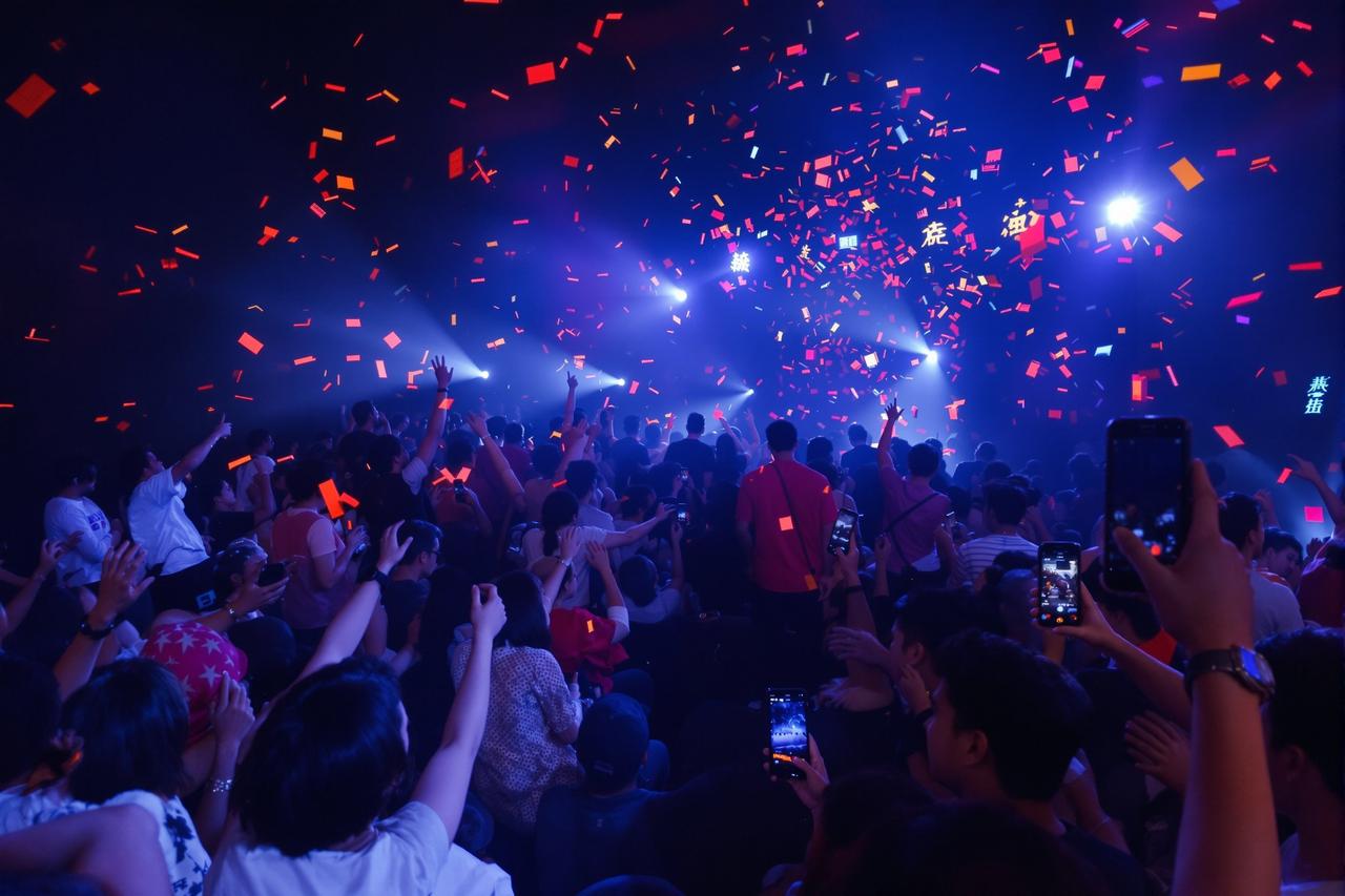 《星河漫漫》全球票房突破30亿，创免费看黄片历史新高